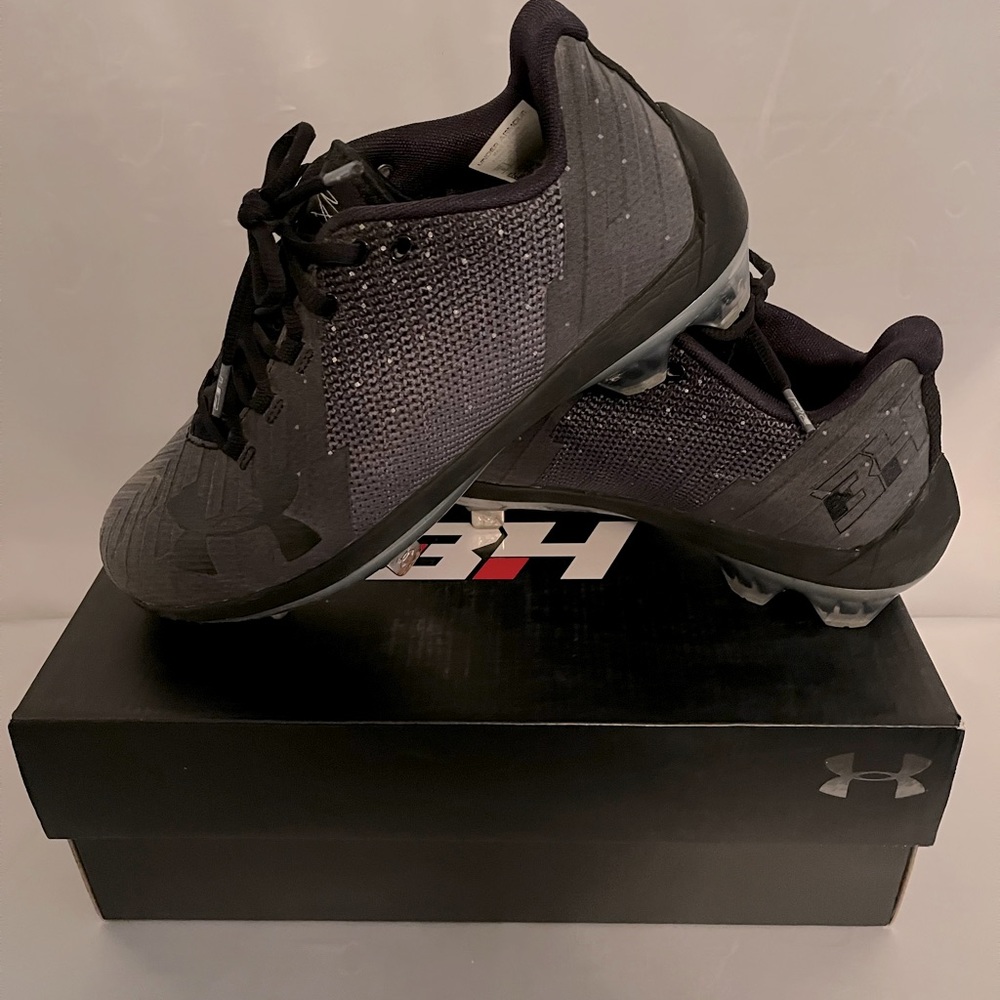 Mens UnderArmour Metal Baseball Cleats Size8 Black Used Black
